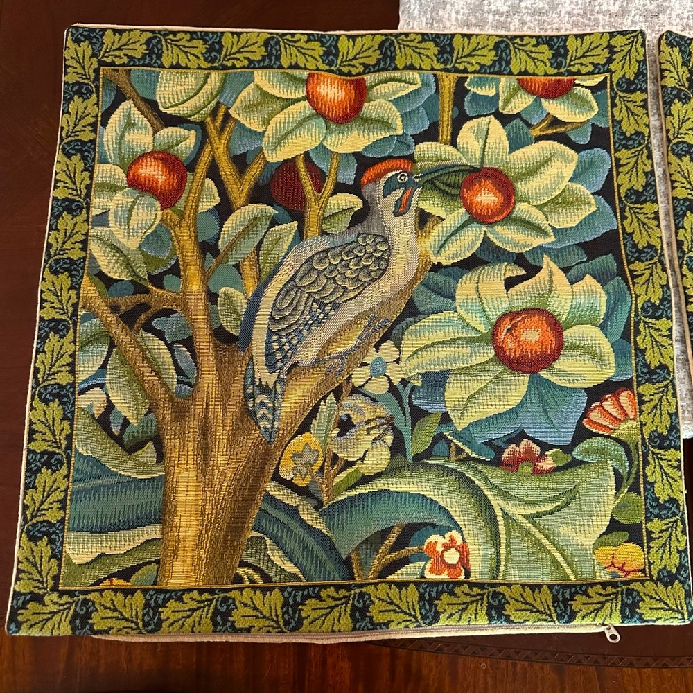The Woodpecker Tree Floral Leaf Tapestry Velvet Back Cushion Cover NWOT